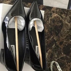 Steve Madden black patent shoes 6.5